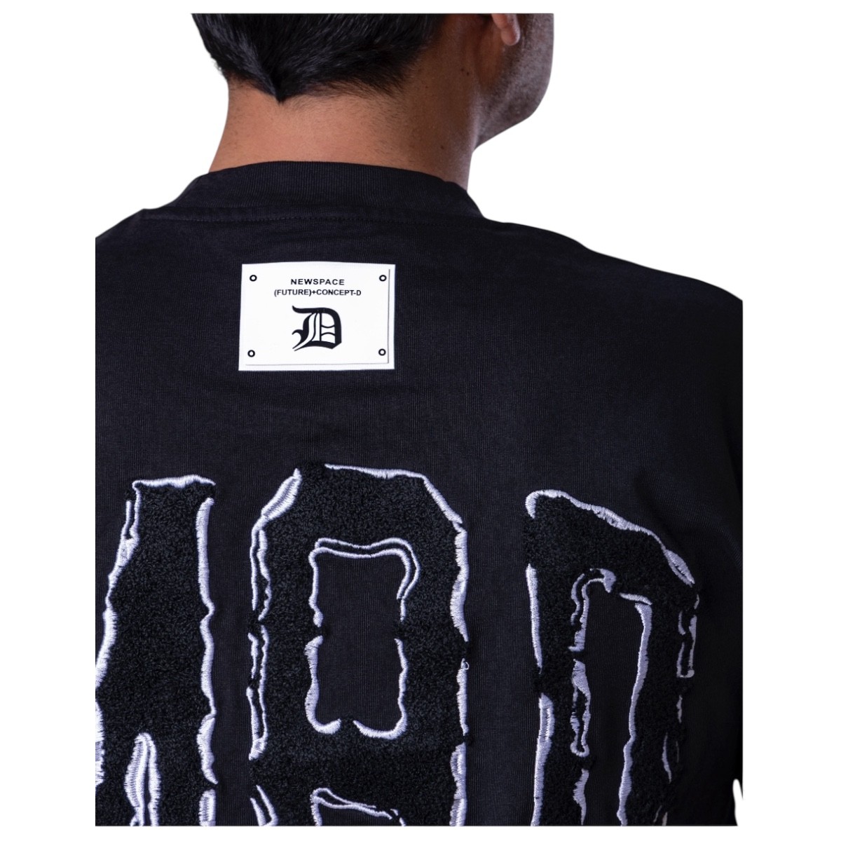 Playera Overside de manga corta color negro, confeccionada en algod&oacute;n de alta calidad Republic image number null