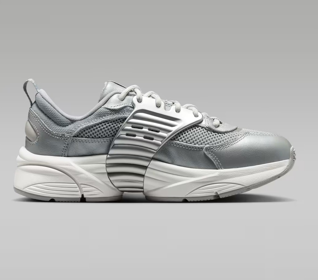 Tenis Jordan Trunner O/S Gris/plata Mujer Tallas #22.5 al #26 image number null