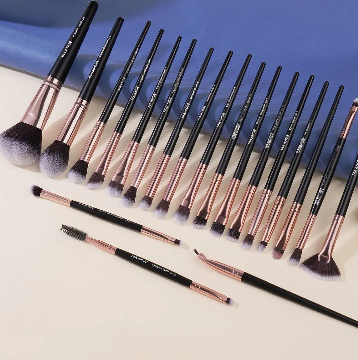 20 Piezas Brochas De Maquillaje Profesional image number null