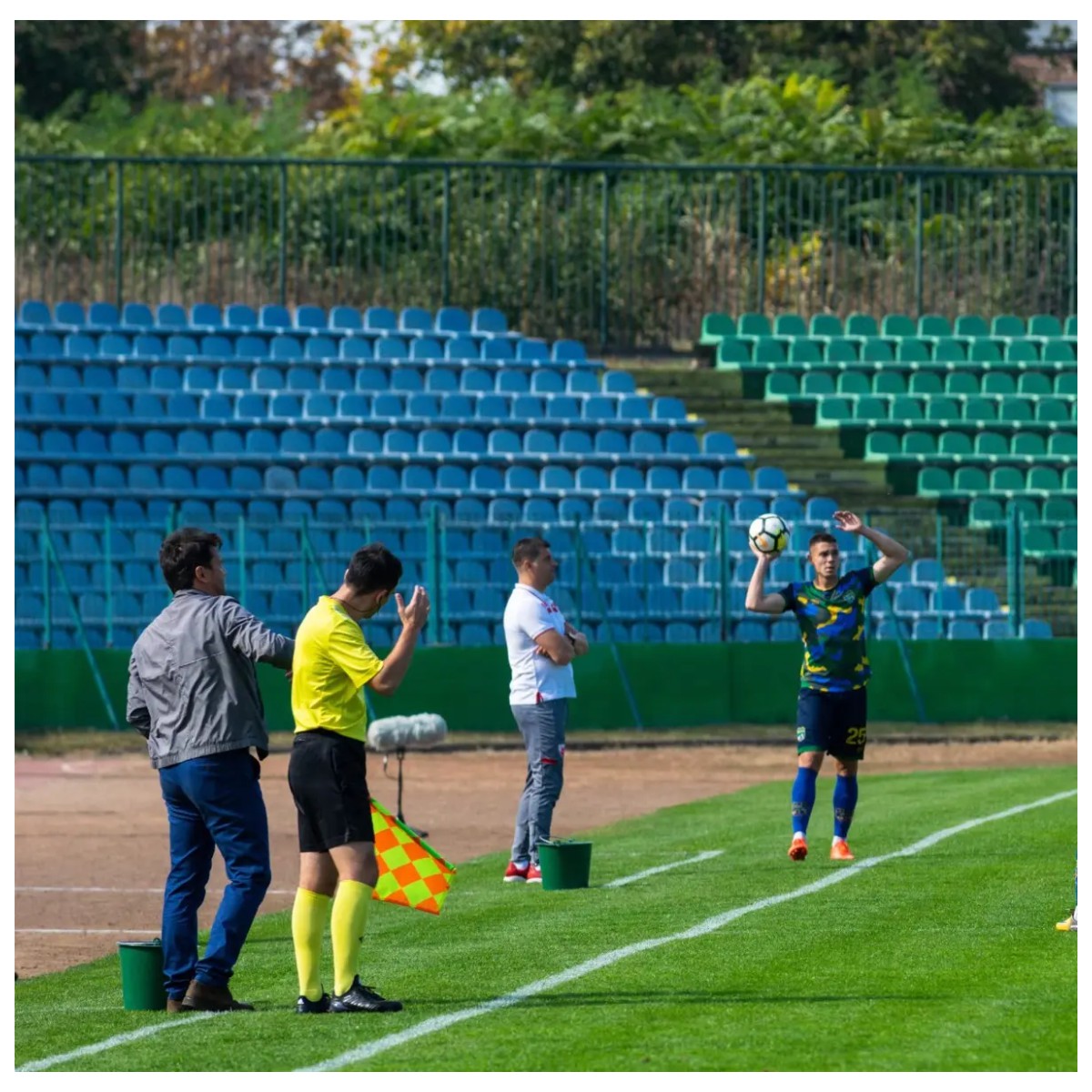 Silbato, Banderines, Tarjetas, Brazalete Equipo Arbittro Futbol image number null