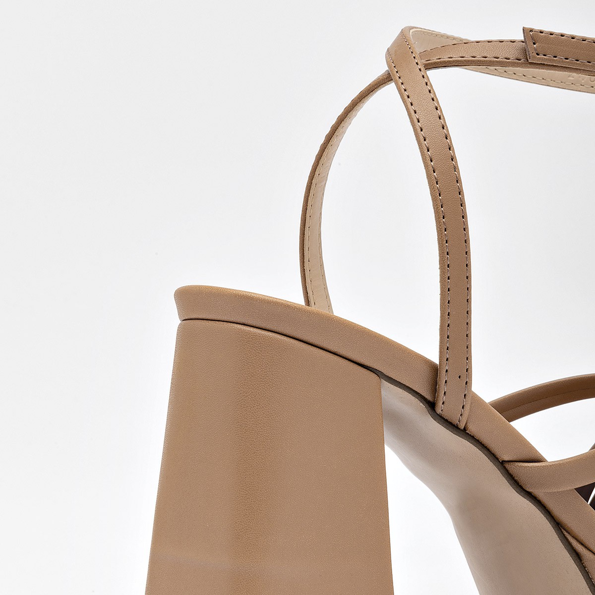 ZAPATILLA TACON 10 CM MUJER PRAVIA 2902 CAMEL NAIROBI image number null