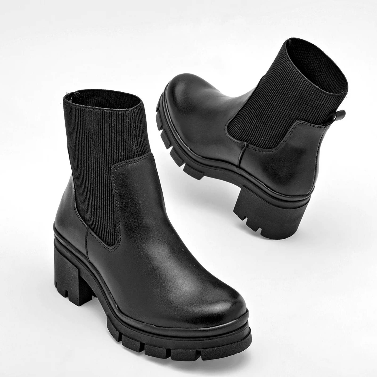 BOTA CON ELASTICO Y PLATAFORMA de Green love Para Mujer Negro 93151 T7 image number null