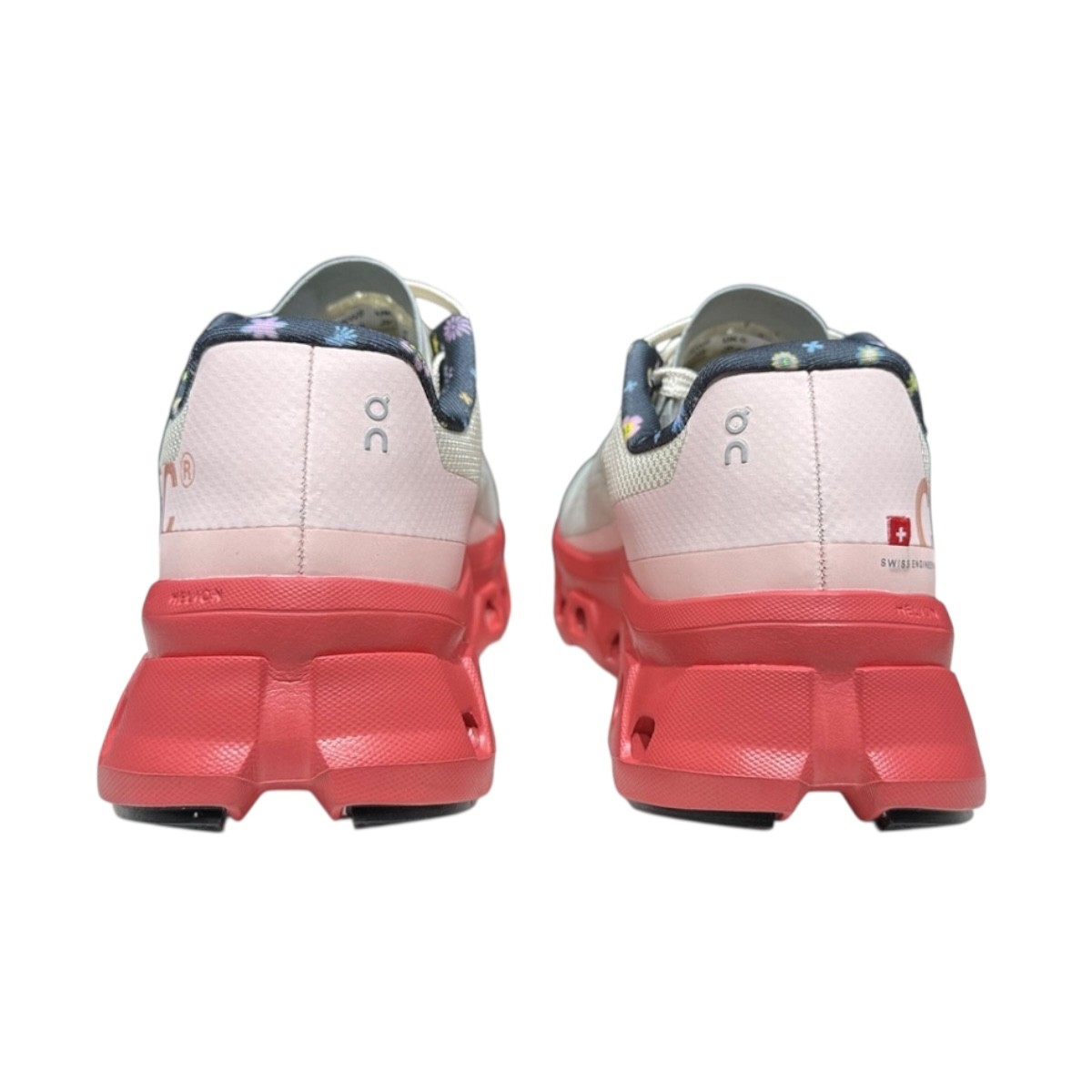 Tenis On Cloud Cloudmonster para mujer color blanco con suela de goma rosa talla 24 cm image number null