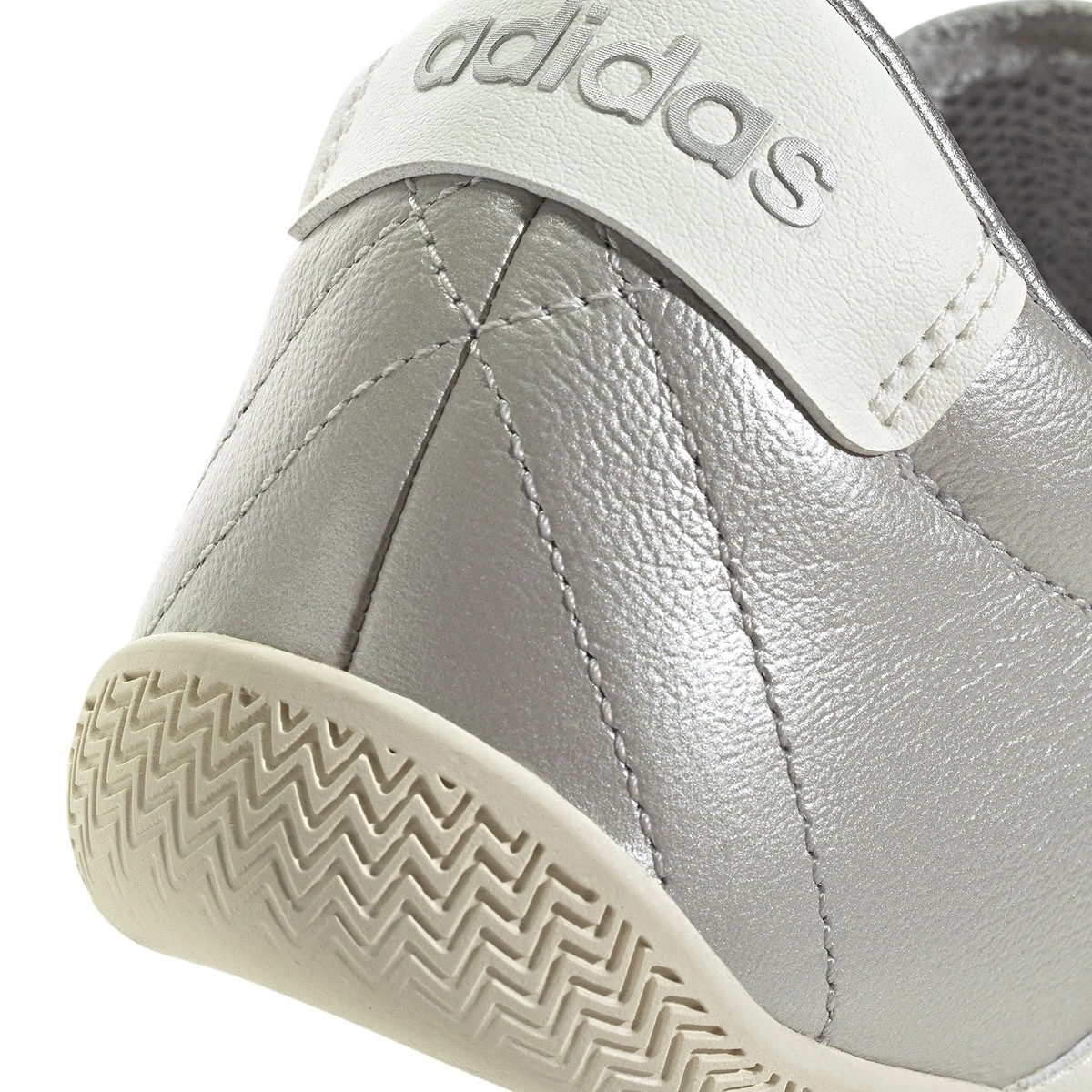 ADIDAS TENIS MUJER URBANO Grand Court Lo PLATA BLANCO image number null
