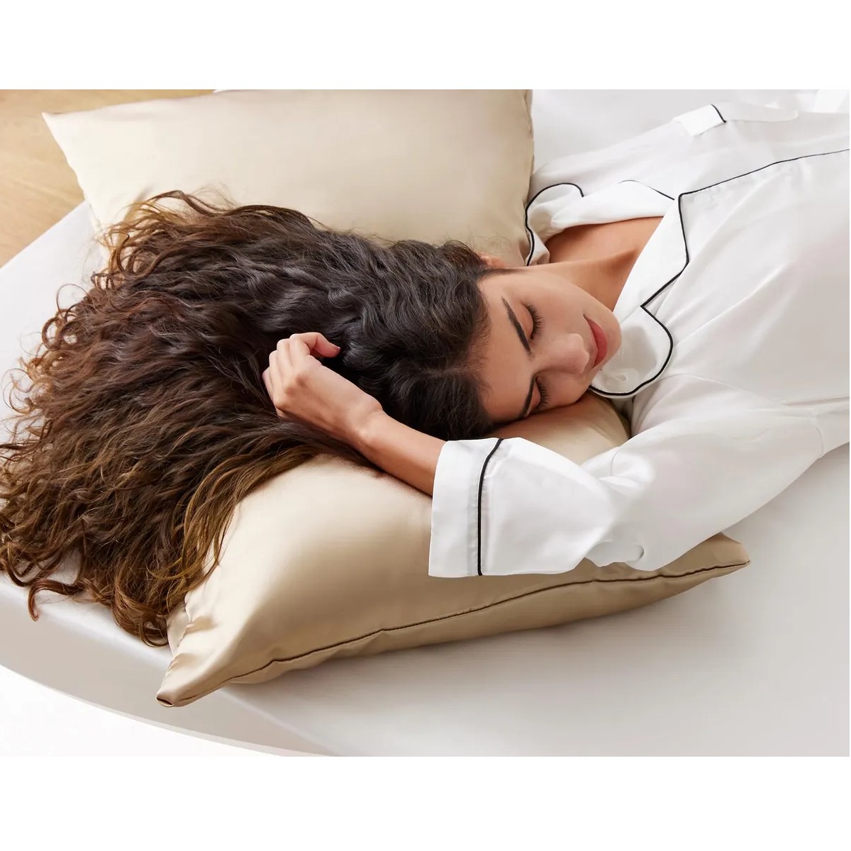 2pz Fundas De Almohada Estandar De Sat&eacute;n Y Sedosas, C&oacute;modas Color: Champagne image number null