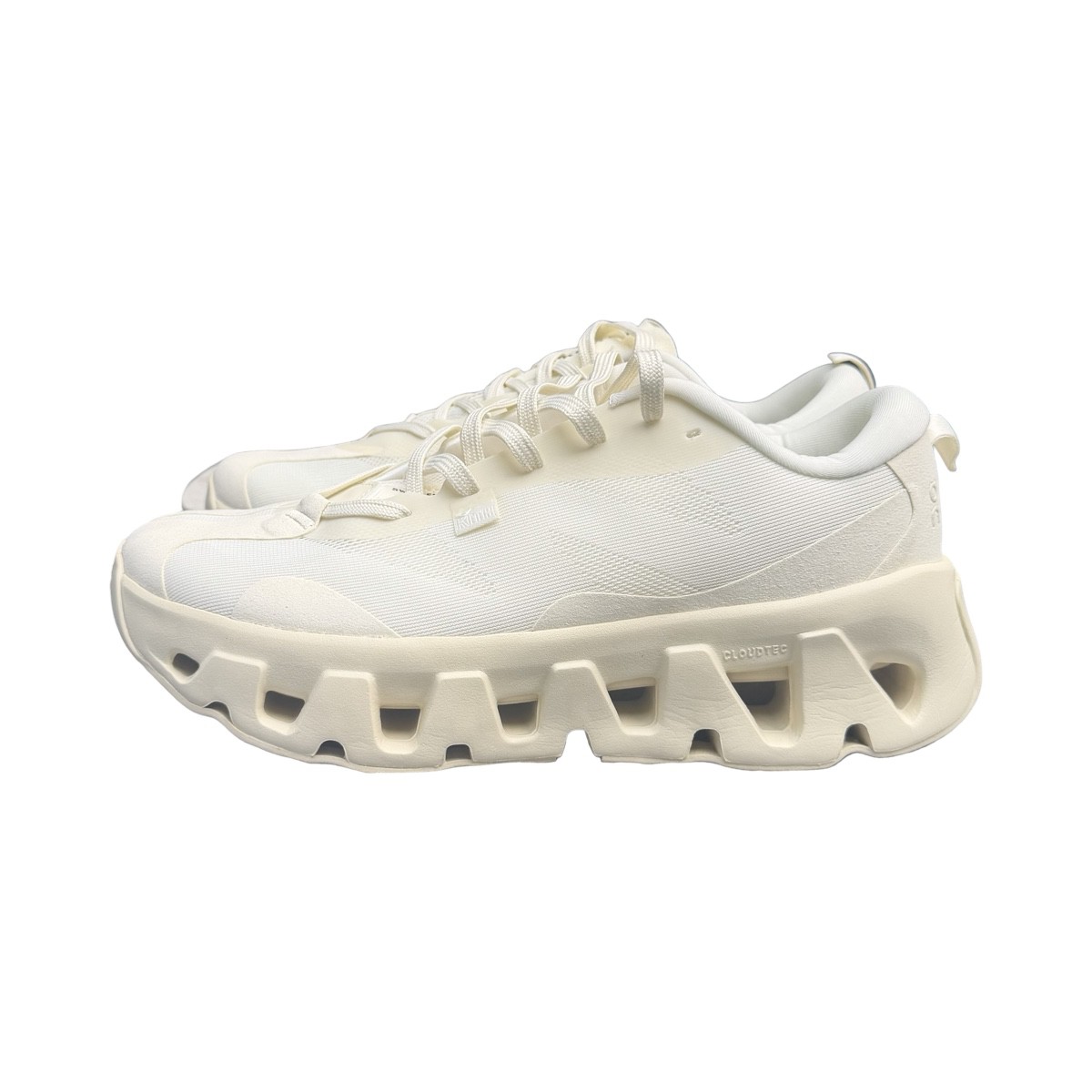Tenis On Cloud K-Tech 1 Kith Tofu Sea Moos color blancos/hueso image number null