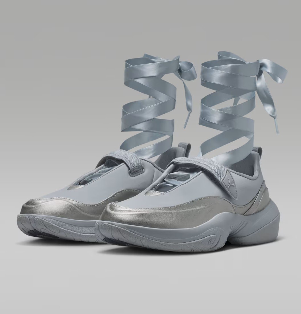Tenis Jordan Pointe Gris/plata Mujer Tallas #22.5 al #26 image number null