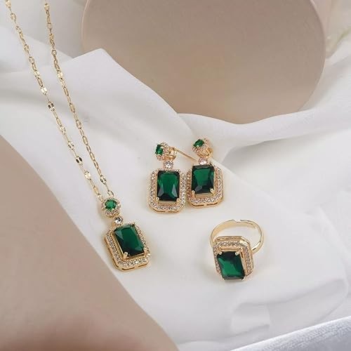 Set de Collar, Dije, Anillo y Aretes con Piedras Verdes image number null