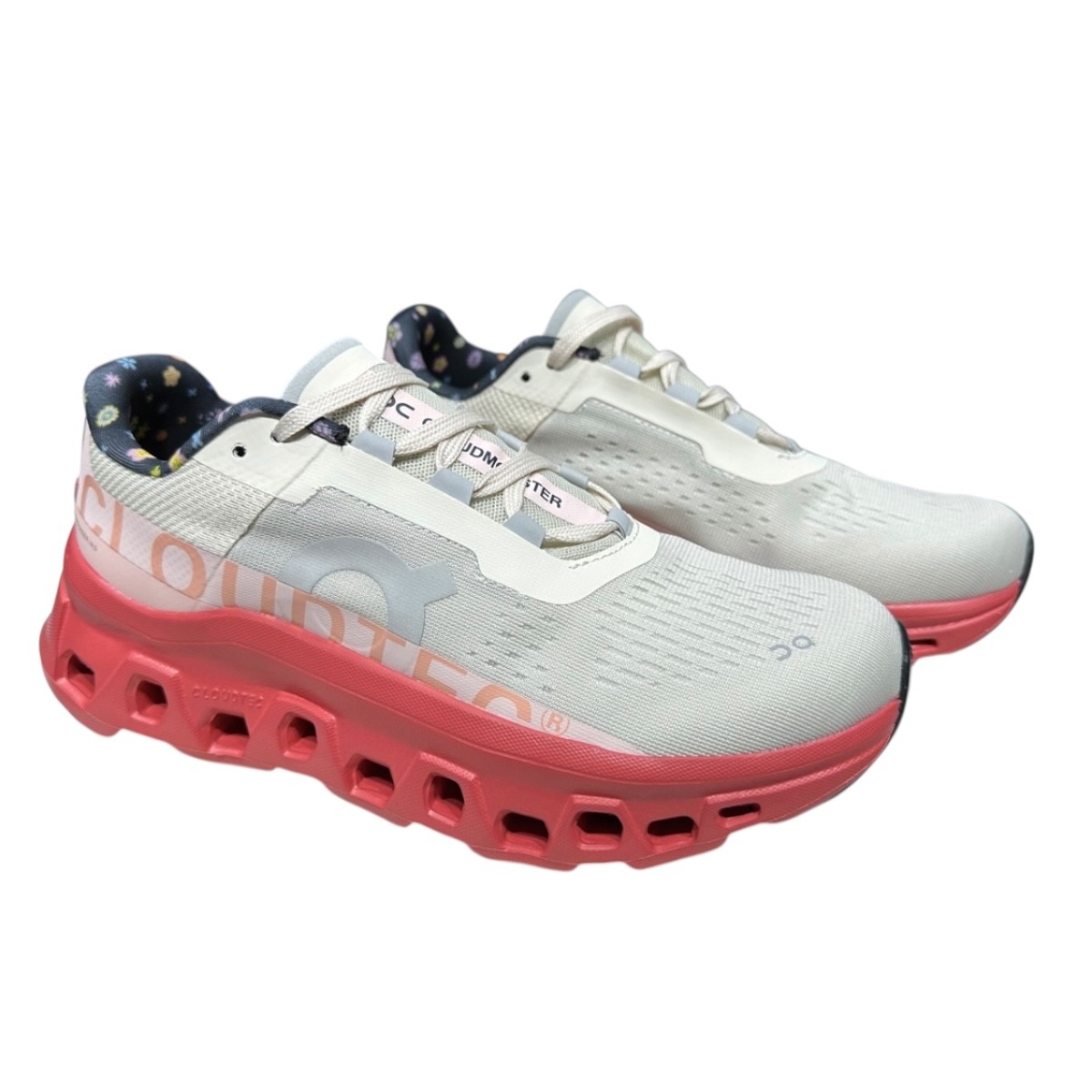 Tenis On Cloud Cloudmonster para mujer color blanco con suela de goma rosa talla 24 cm image number null