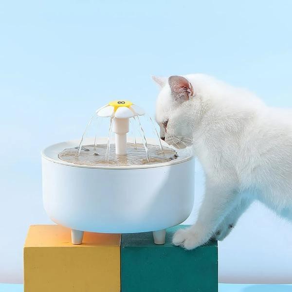 Bebedero Fuente Para Gatos 2 L Ultra Silenciosa Color Blanco image number null