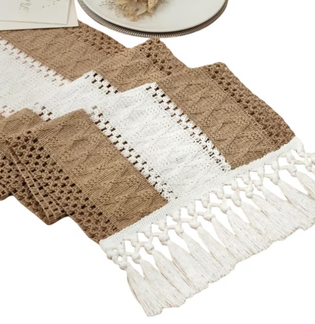Camino de Mesa Tejido a Mano Marr&oacute;n con Borlas Vintage 183 x 30 cm image number null