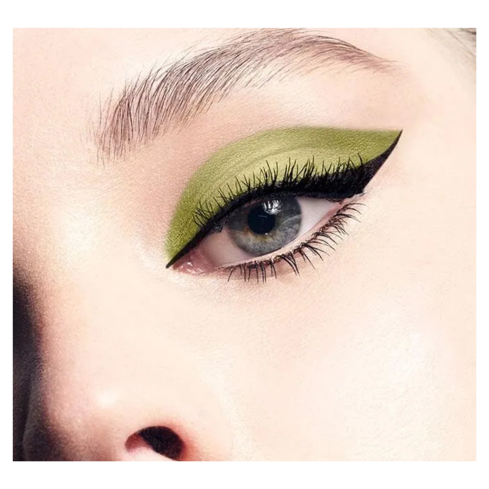 Stila Shimmer And Glow Liquid Eye Shadow Sombra Vivid Colores Audaces y Vibrantes: El Toque M&aacute;gico de Stila image number null