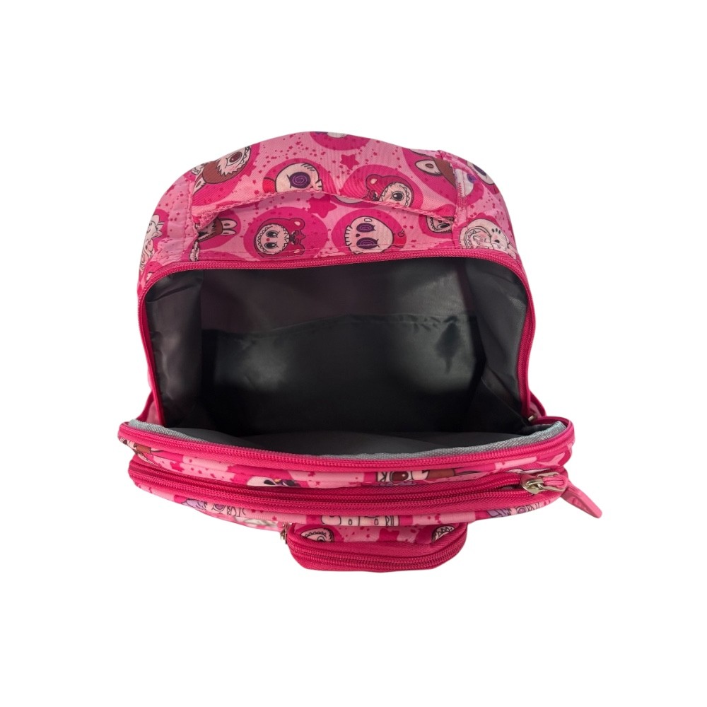 Mochila escolar color rosa de Labubu, mide 39 cm de alto por 30 de ancho. image number null
