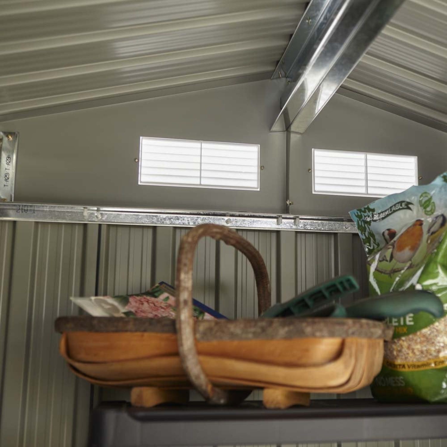 Bodega Cobertizo Exterior Ironclad de Metal 213 x 195 x 131 cm Color Gris Oscuro image number null