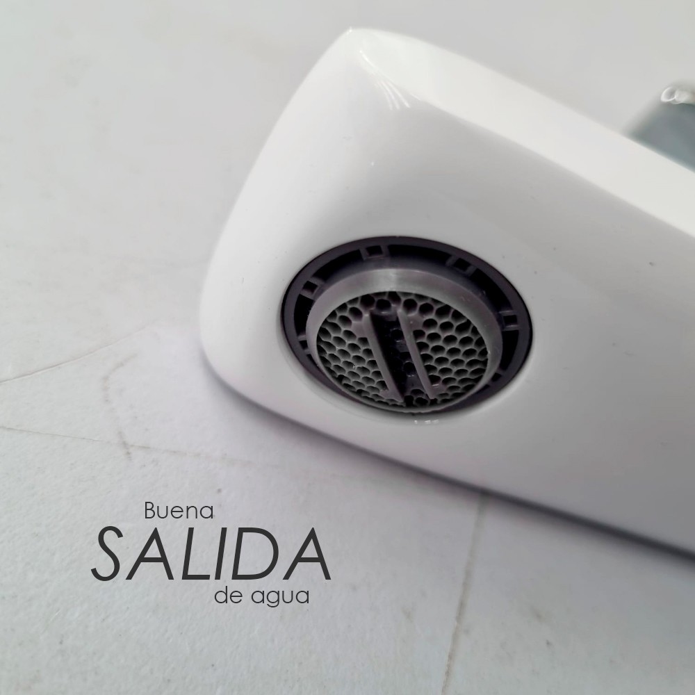 Grifo mezclador para lavabo agua fr&iacute;a/caliente grande color cromo con blanco AT4206HCw image number null