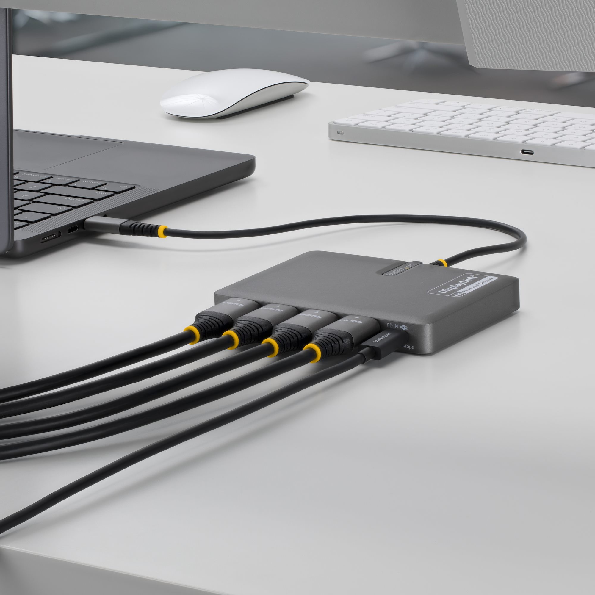 Adaptador StarTech.com USB-C a 4x HDMI 4K 60Hz con PD 140W image number null