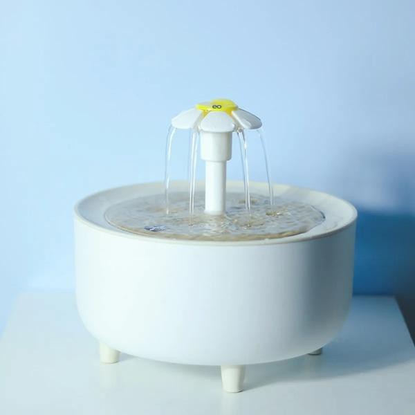 Bebedero Fuente Para Gatos 2 L Ultra Silenciosa Color Blanco image number null