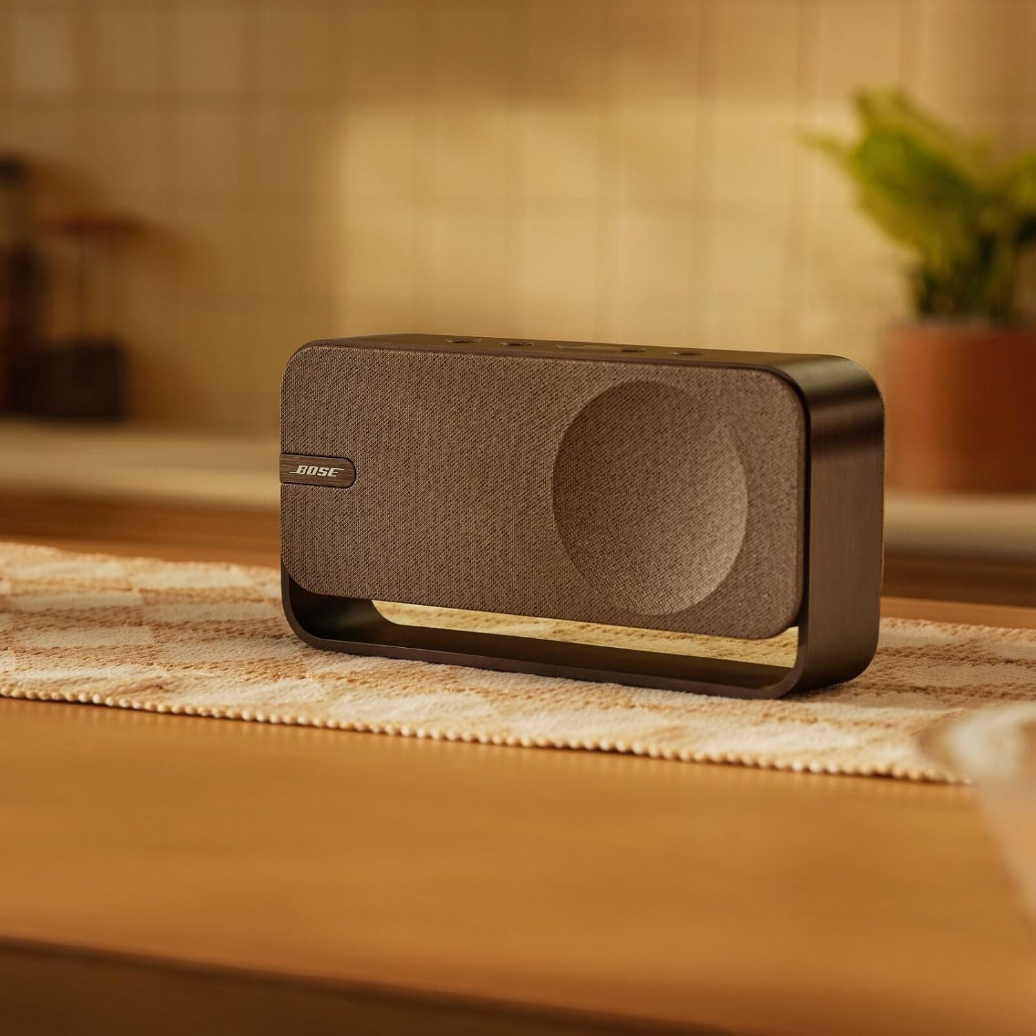 Altavoz Port&aacute;til Bose SoundLink Home Con Bluetooth y 9 Horas de duraci&oacute;n Color Madera C&aacute;lida image number null
