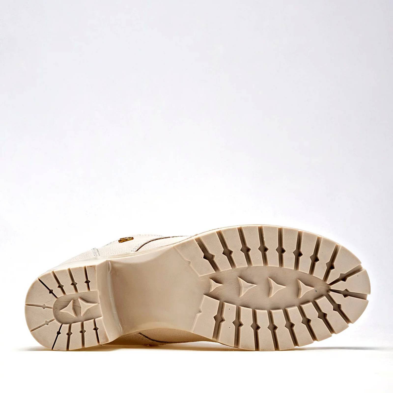 BOTA CON AGUJETA Y PLATAFORMA Para Mujer Celex 631, Color LATTE CE V7 image number null