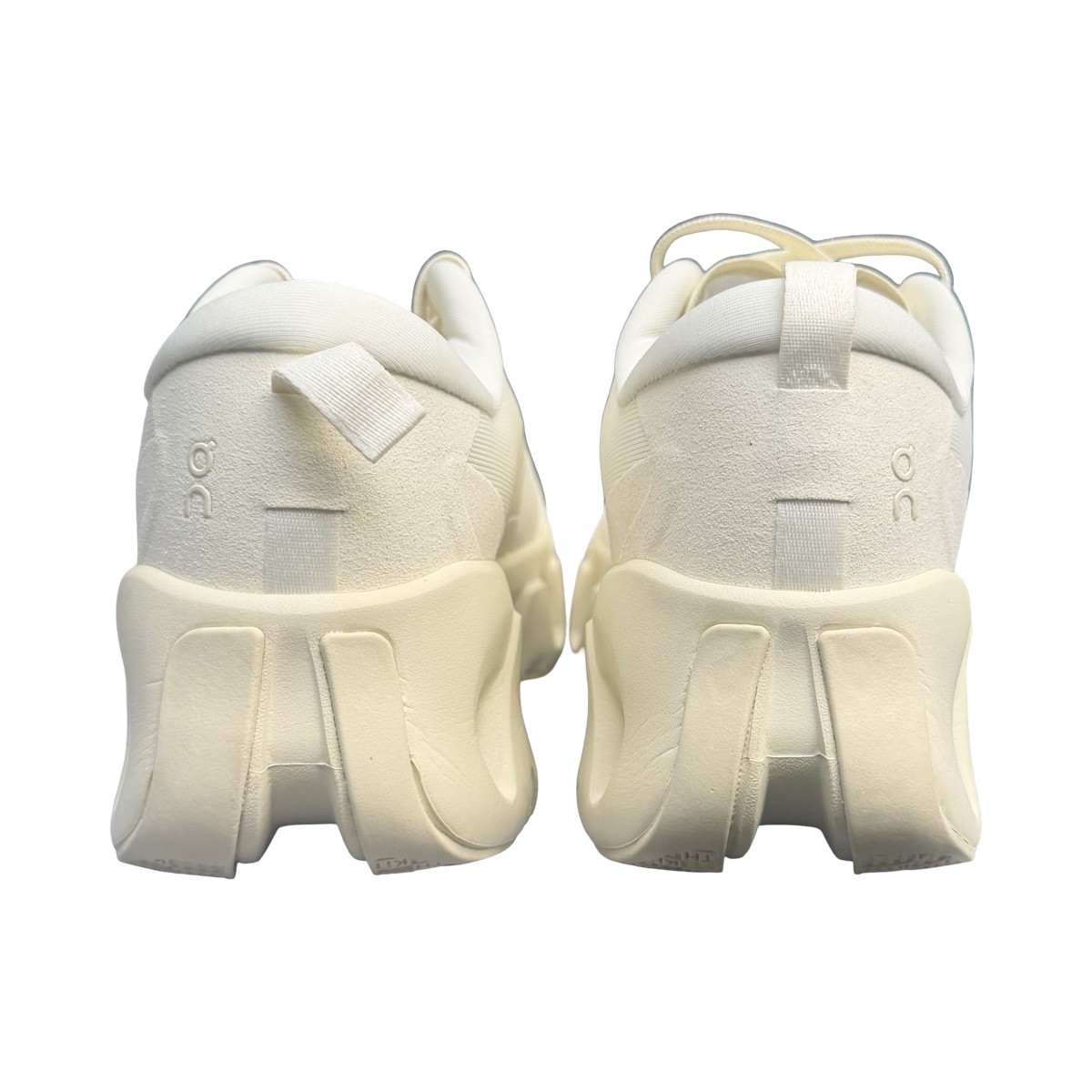 Tenis On Cloud K-Tech 1 Kith Tofu Sea Moos color blancos/hueso image number null