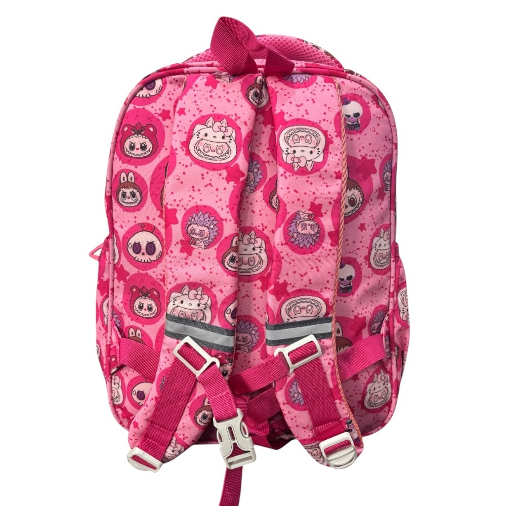 Mochila escolar color rosa de Labubu, mide 39 cm de alto por 30 de ancho. image number null