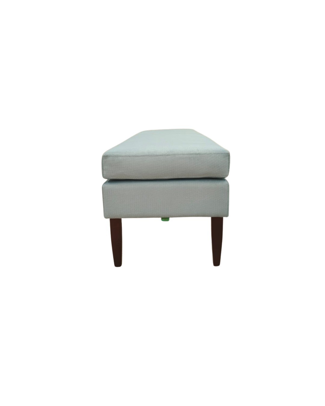 Banco Nefertiti tapizado con patas de madera by Poltrone image number null