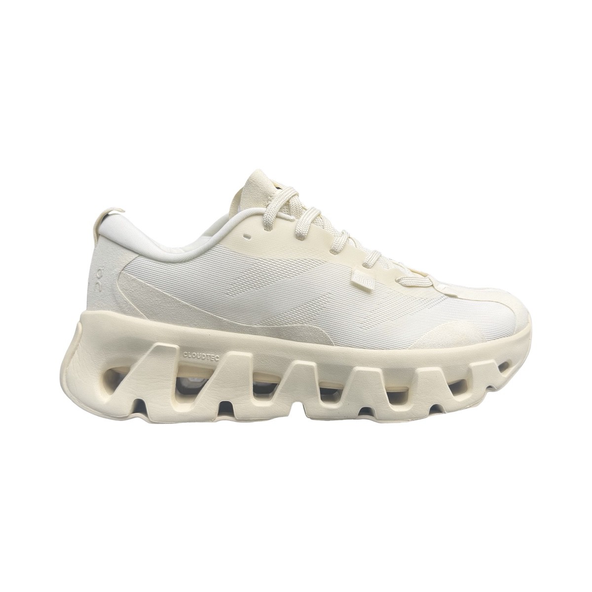 Tenis On Cloud K-Tech 1 Kith Tofu Sea Moos color blancos/hueso image number null