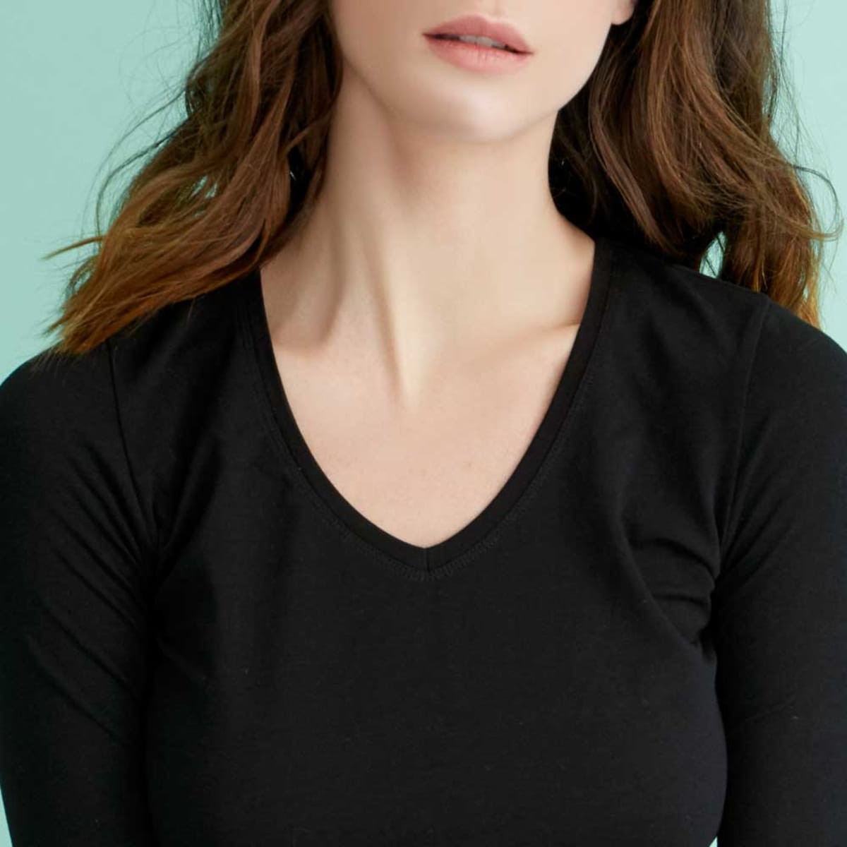 Playera Casual manga larga con cuello V Holly Land color Negro para Mujer 3130 133256 image number null