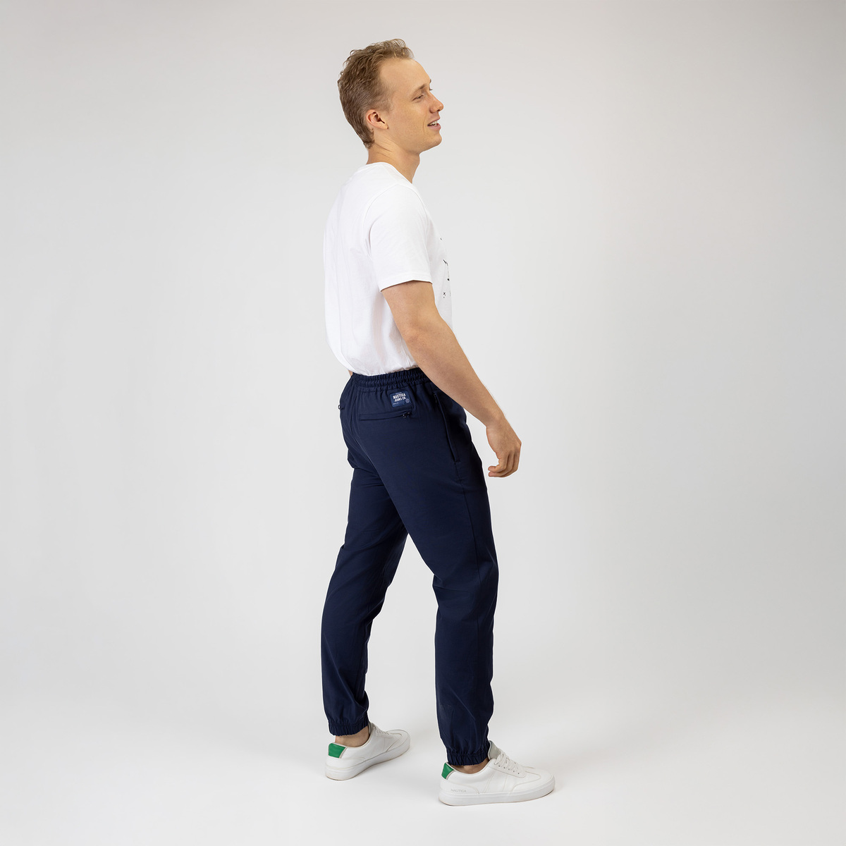 Jogger Regular Fit Nautica Azul Oscuro para Hombre image number null
