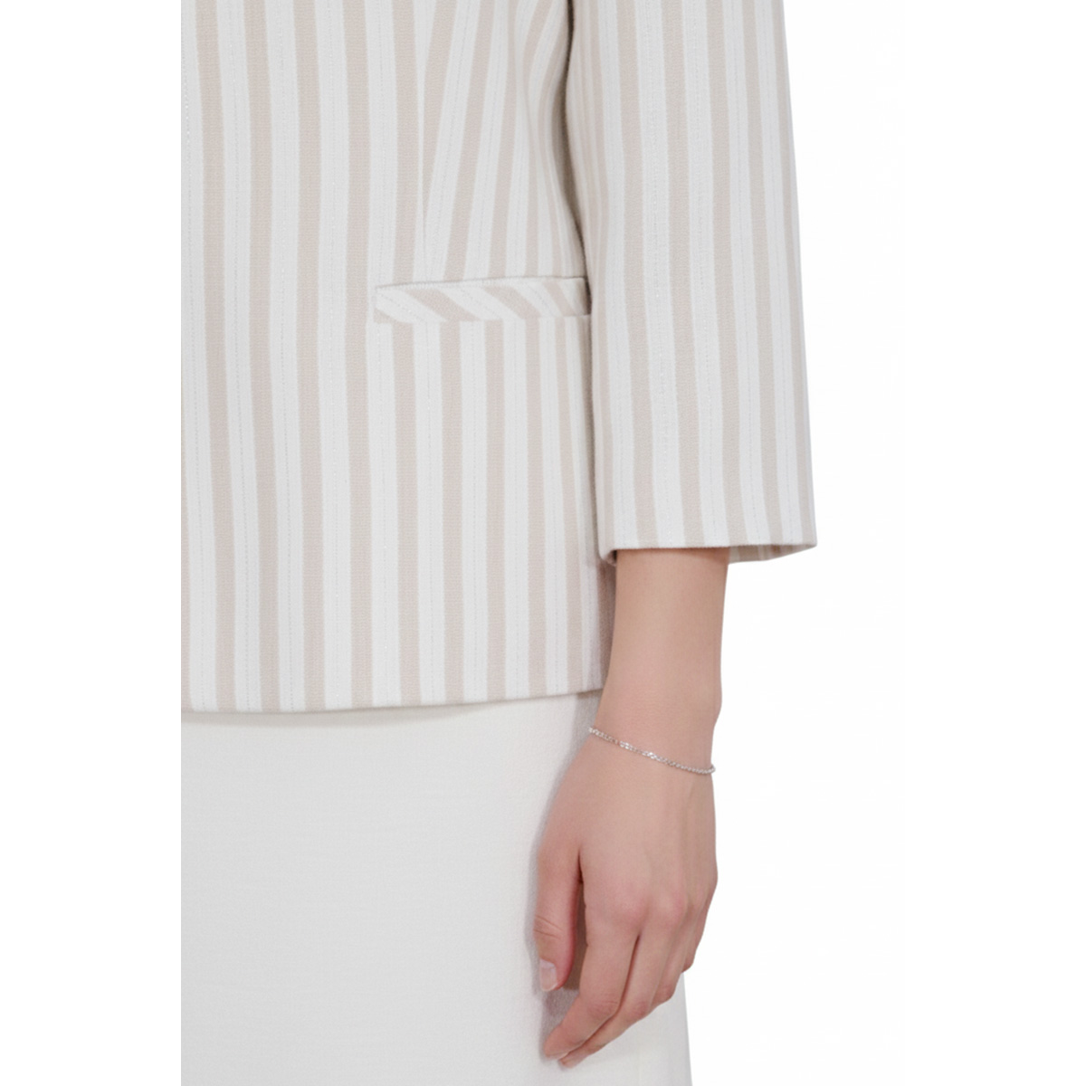 Conjunto de 2 Piezas de Saco Rayado y Vestido Liso Diva para Mujer image number null