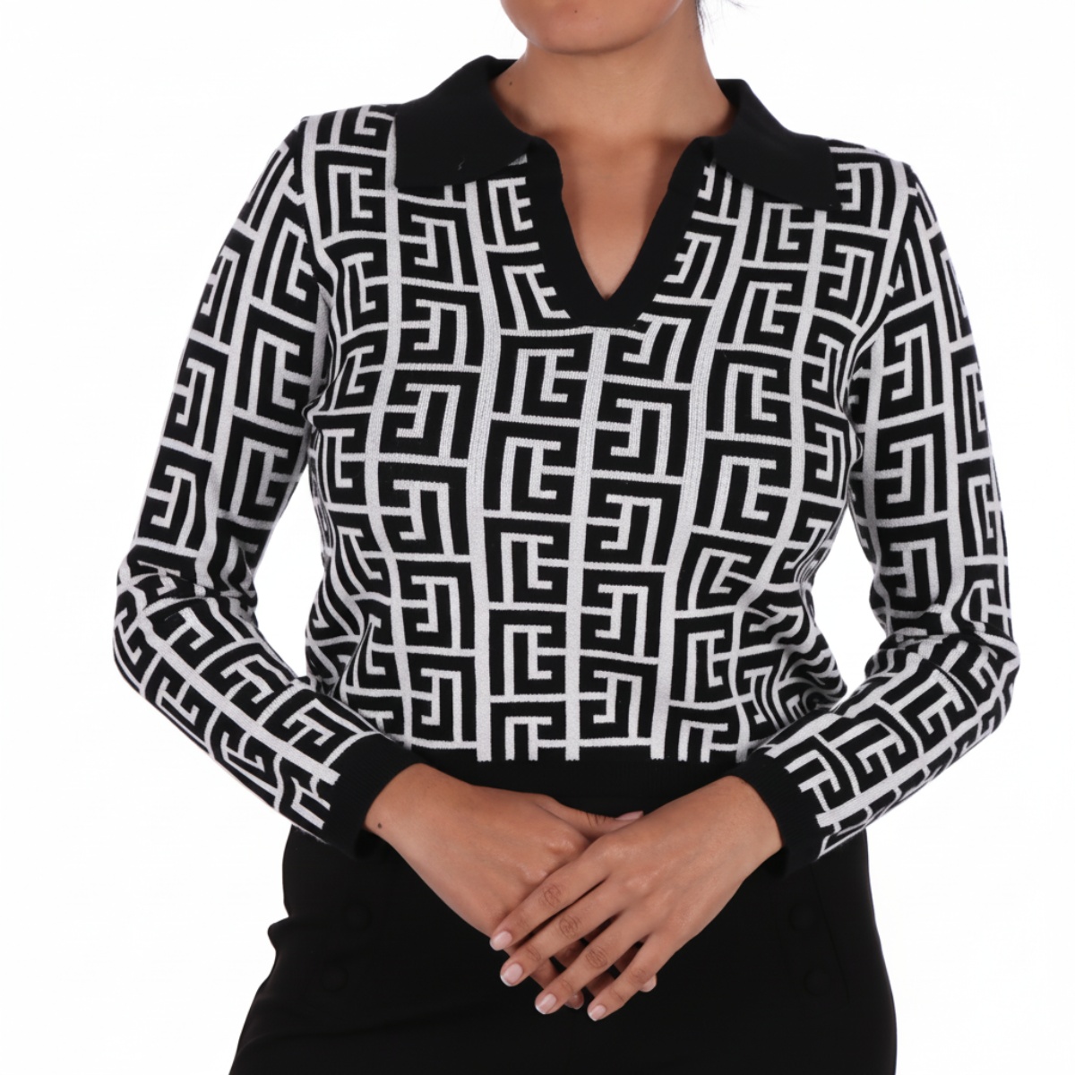 Su&eacute;ter Philosophy Mujer Estampado Grecas Cuello V image number null