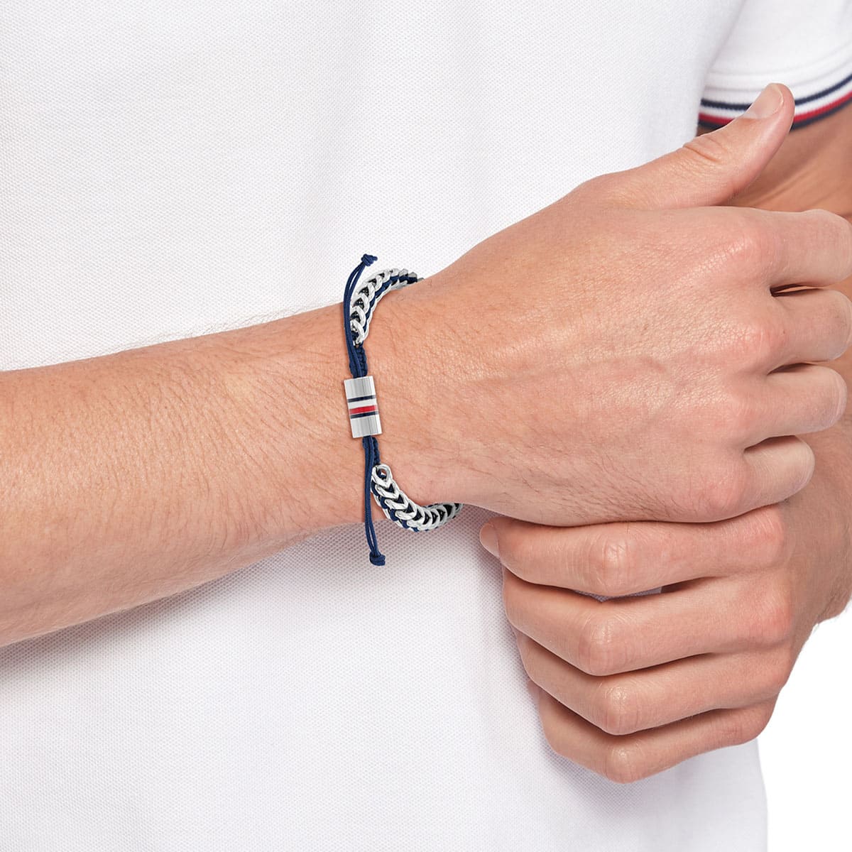 Brazalete Tommy Hilfiger de acero inoxidable y cord&oacute;n de nylon plateado/azul  para hombre image number null
