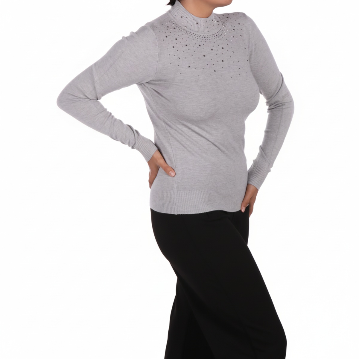 Su&eacute;ter Mujer Cuello Alto Gris con Pedrer&iacute;a Apostrophe image number null