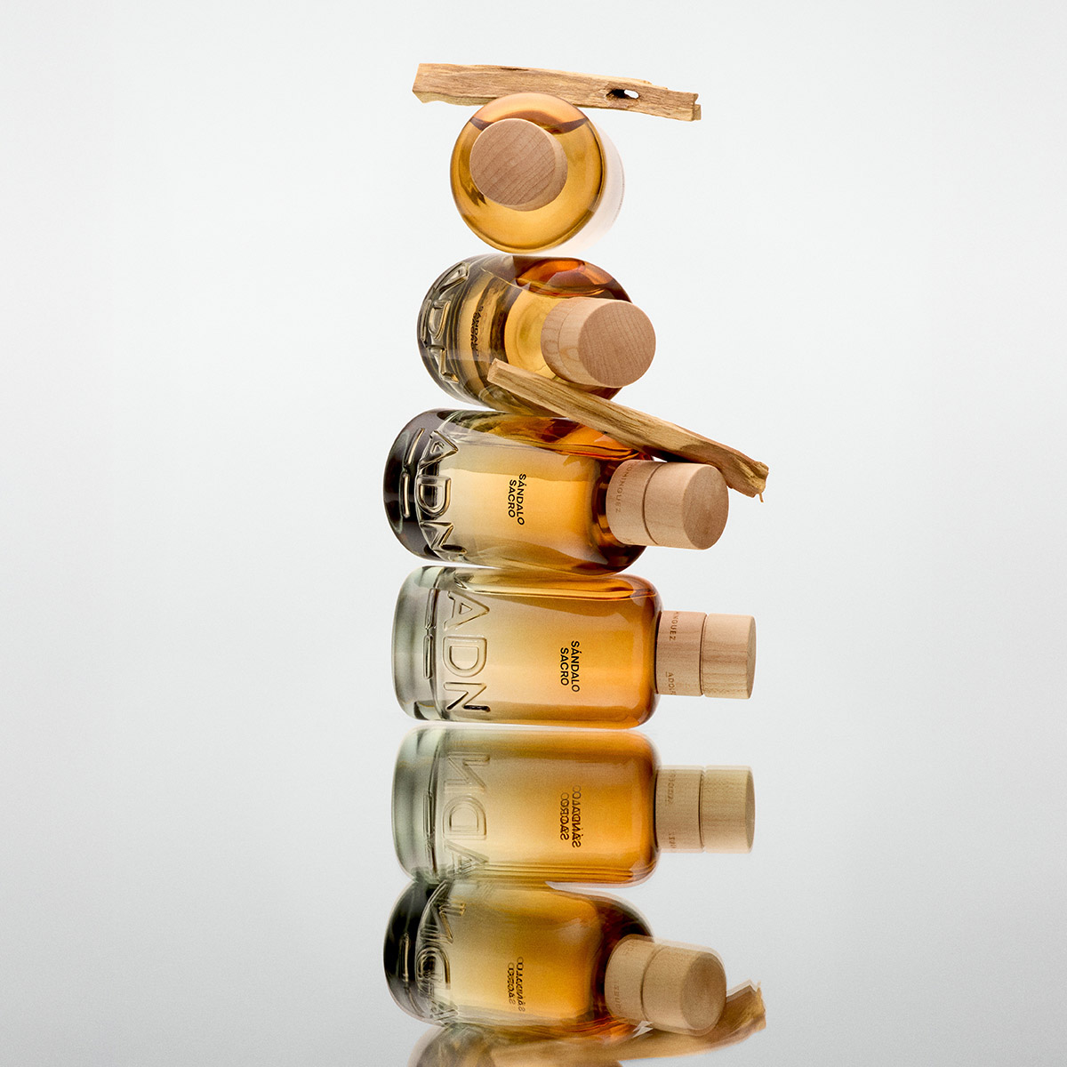Fragancia Adolfo Dominguez ADN S&aacute;ndalo Sacro Eau de Parfum 100 ml Unisex image number null