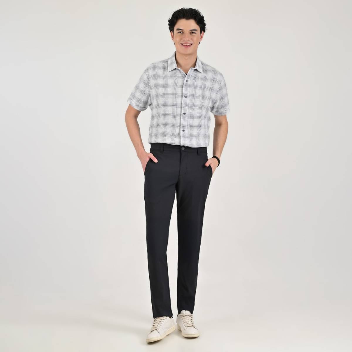 Pantal&oacute;n Casual Slim Fit  Supply Negro para Hombre image number null