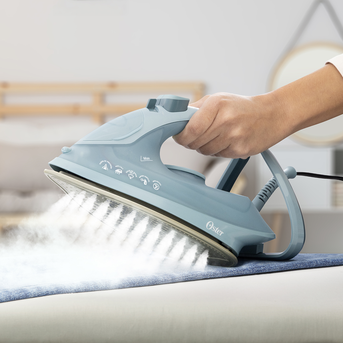 Plancha Oster Aero Serie 7400 127v Reflection image number null