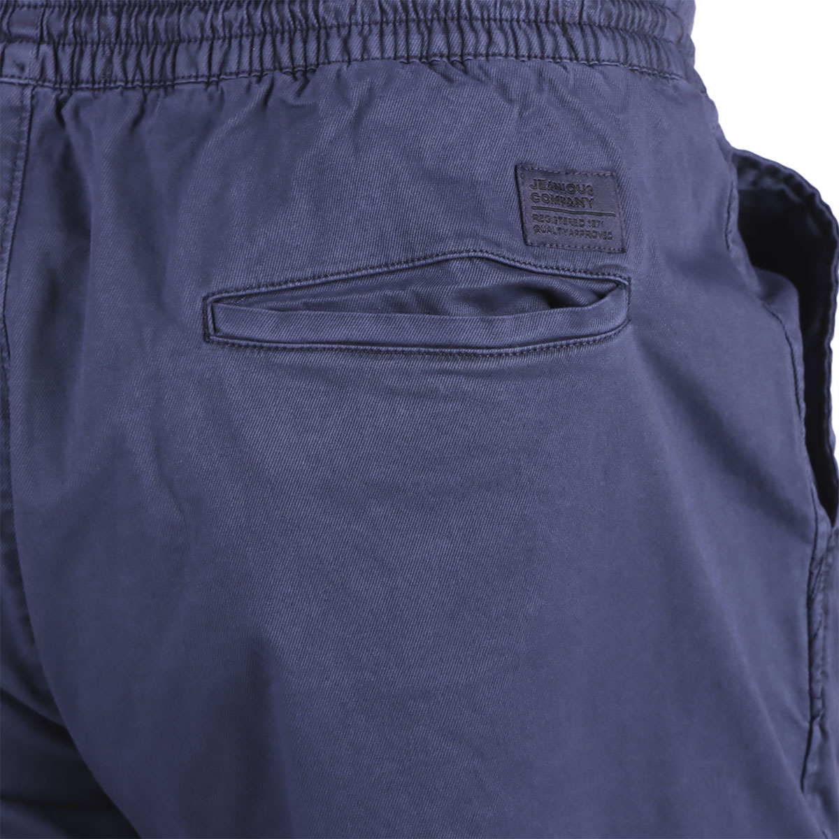 Bermuda de Gabardina Cintura El&aacute;stica Jeanious para Hombre image number null