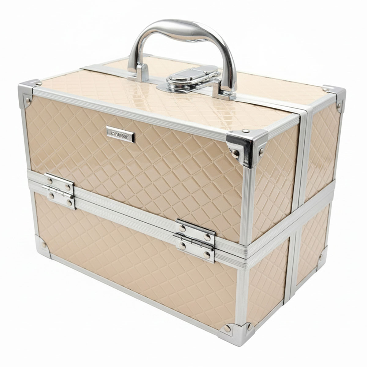 Caja Dura Quilted Cream Modella image number null