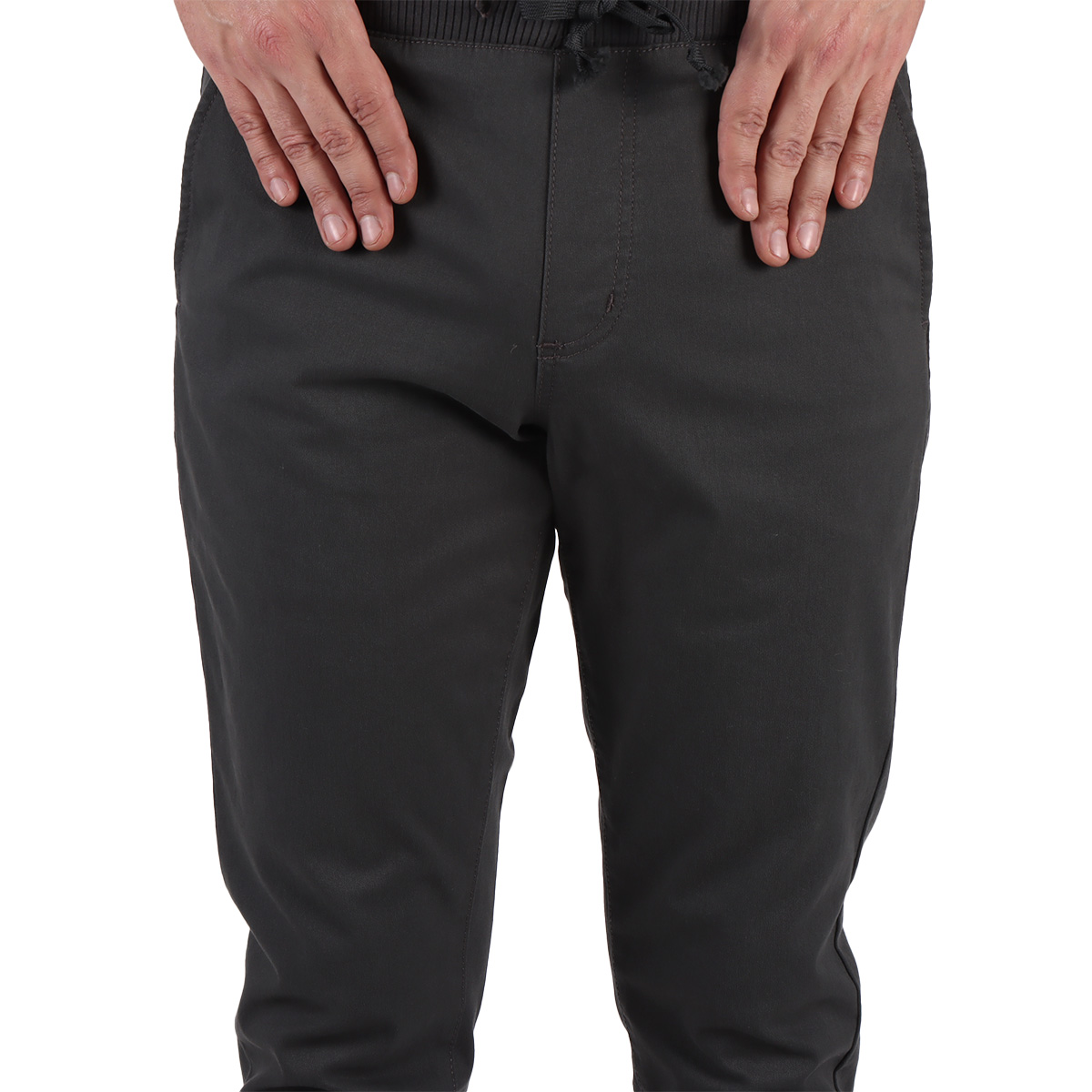 Pantal&oacute;n Jogger Ajuste Regular Oggi Jeans para Hombre image number null