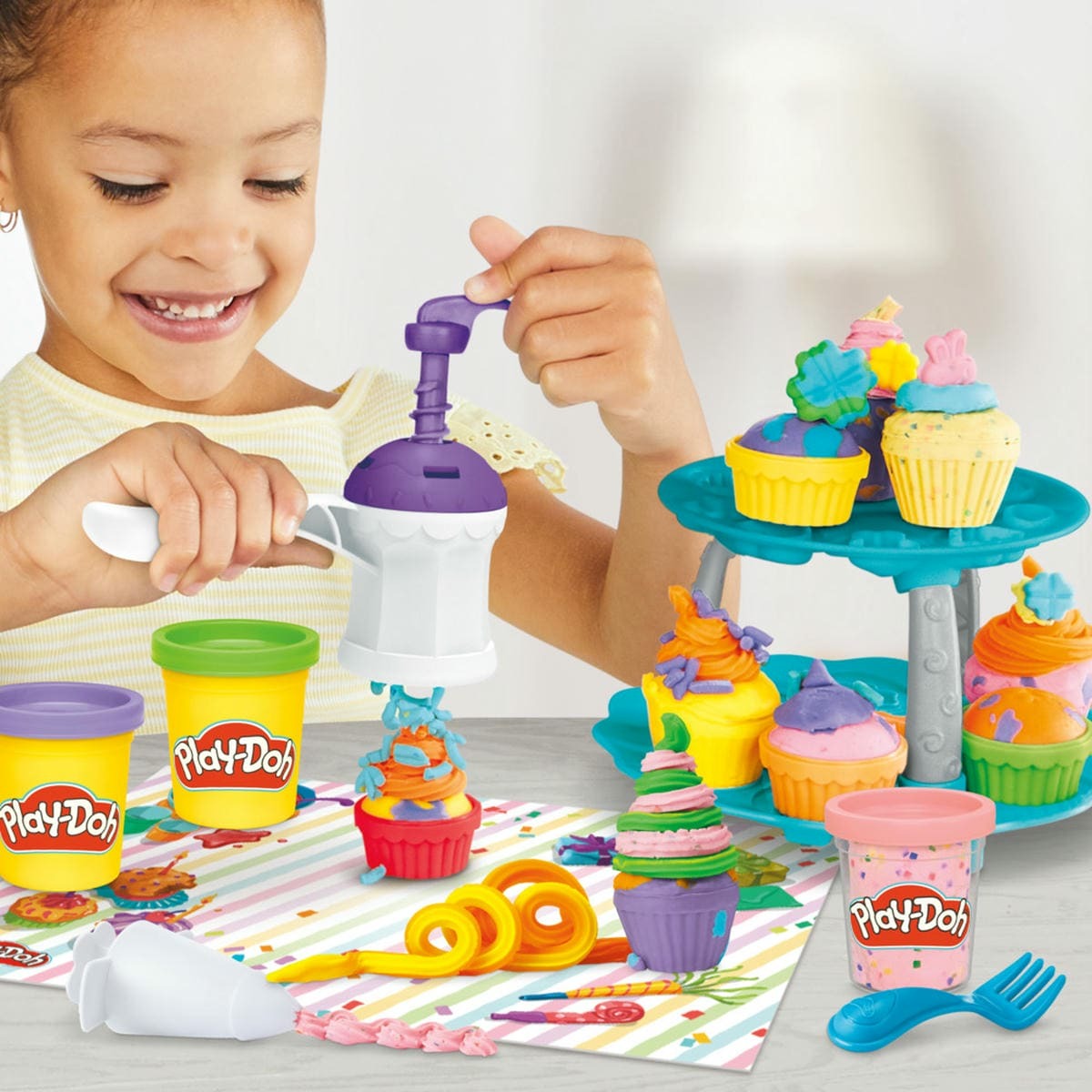 Play-Doh Set de Juego La Torre de Pastelitos Hasbro image number null