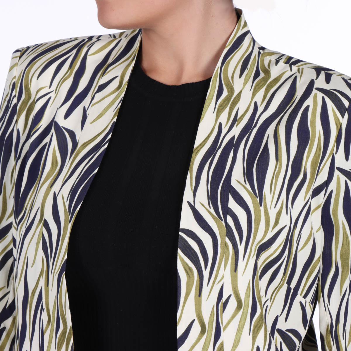 Saco Blazer Estampado Cebra Manga 3/4 Diva By Gamus Mujer image number null