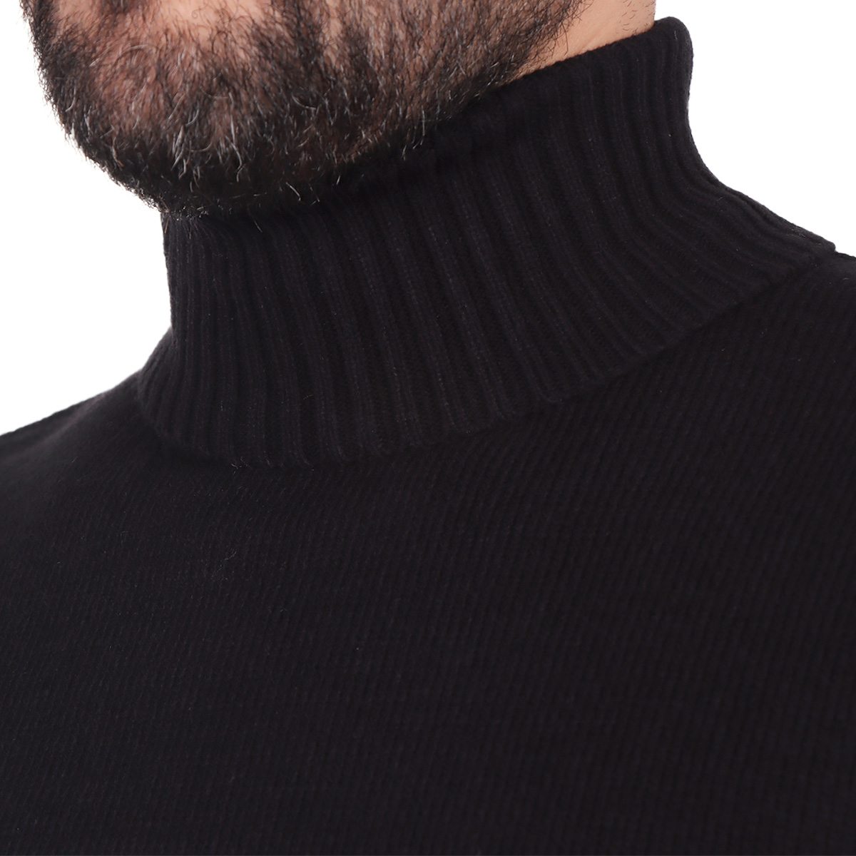 Su&eacute;ter Cuello Alto B&aacute;sico, C&aacute;lido y Vers&aacute;til OVS para Hombre image number null