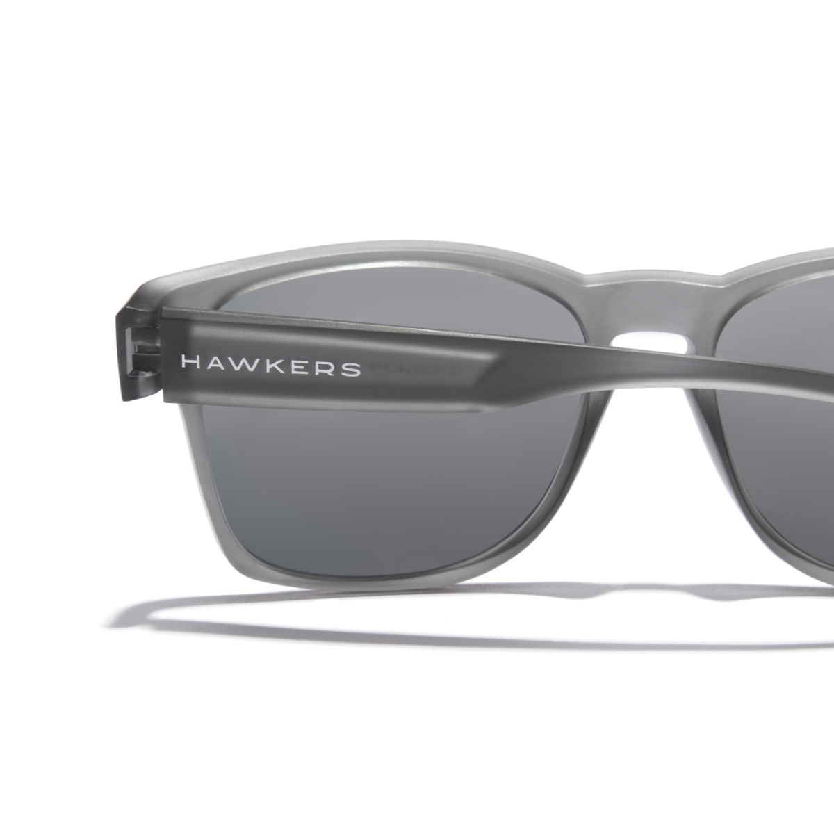 Lentes de Sol Hawkers Core Raw Polarized Grey Ruby Unisex image number null