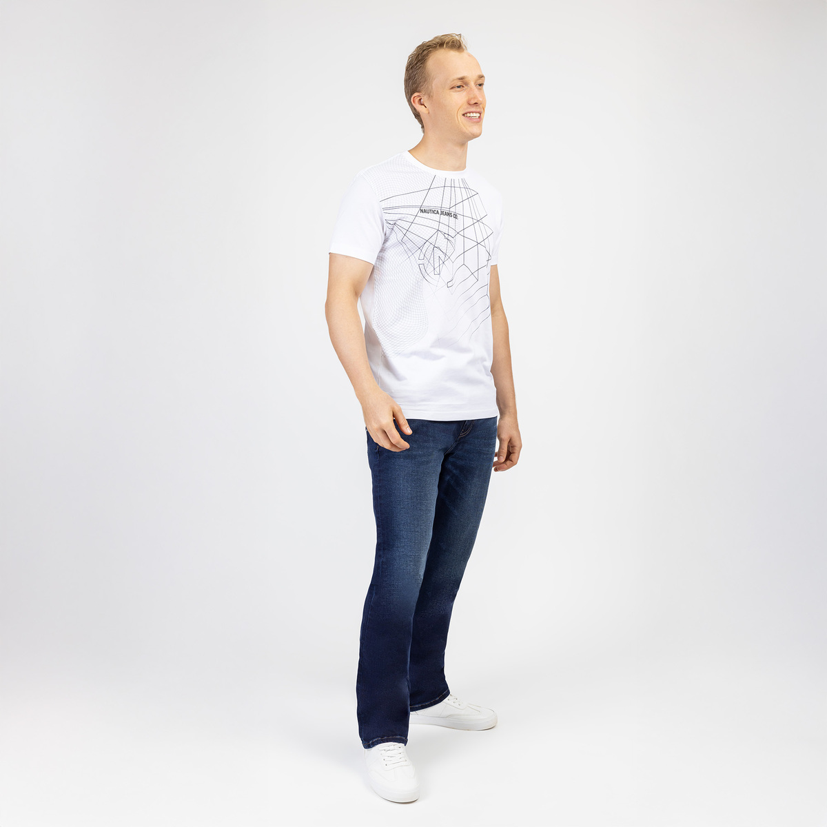 Playera Regular Fit con Dise&ntilde;o Nautica Blanco Manga Corta Cuello Redondo para Hombre image number null