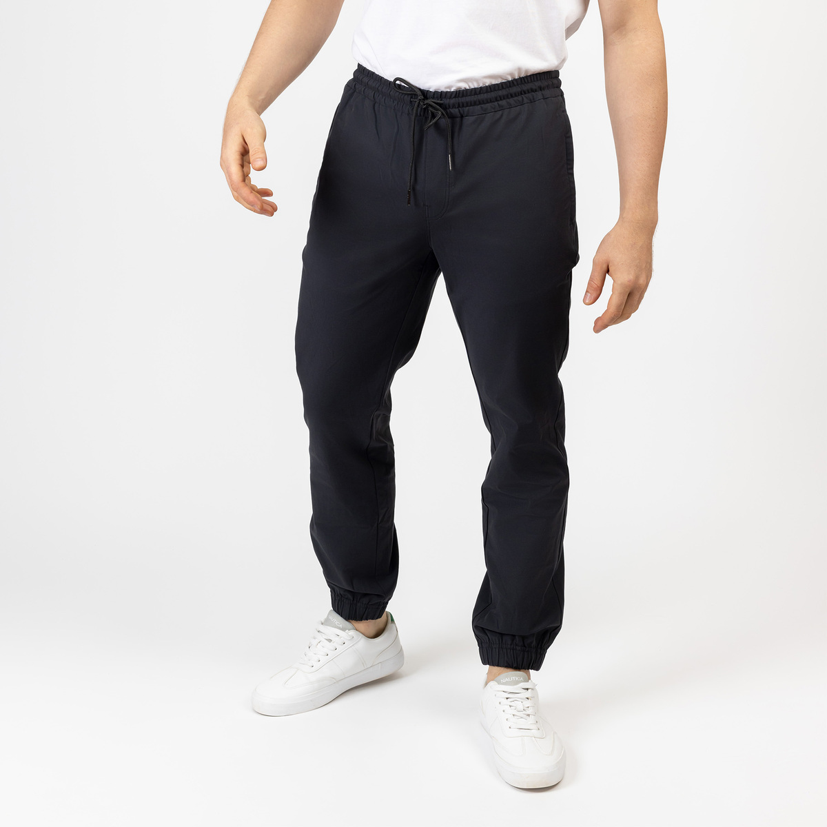 Jogger Regular Fit Nautica Negro para Hombre image number null