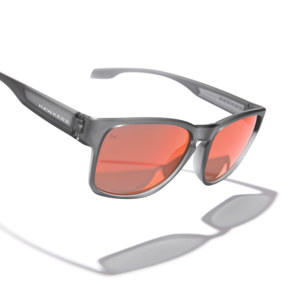 Lentes de Sol Hawkers Core Raw Polarized Grey Ruby Unisex image number null