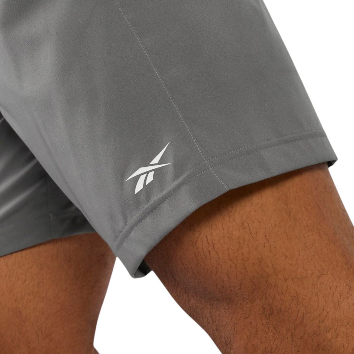 Short Training Reebok Gris para Hombre image number null