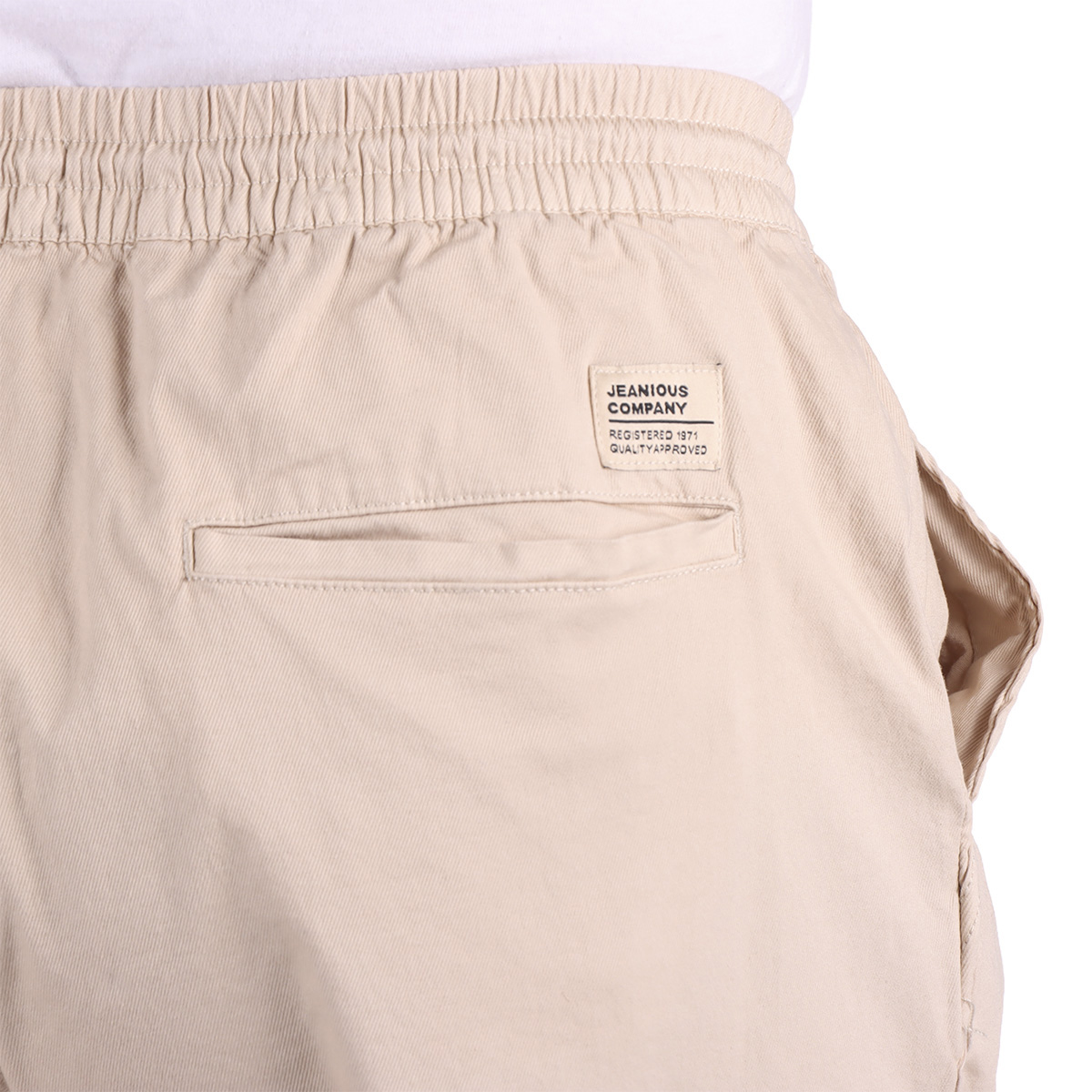 Bermuda de Gabardina Cintura El&aacute;stica Jeanious para Hombre image number null
