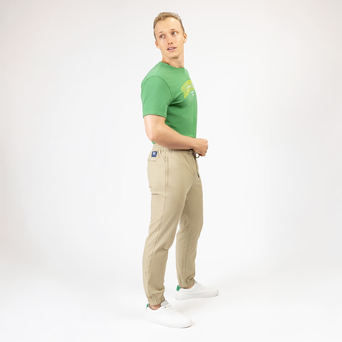 Jogger Regular Fit Nautica Caf&eacute; Claro para Hombre image number null