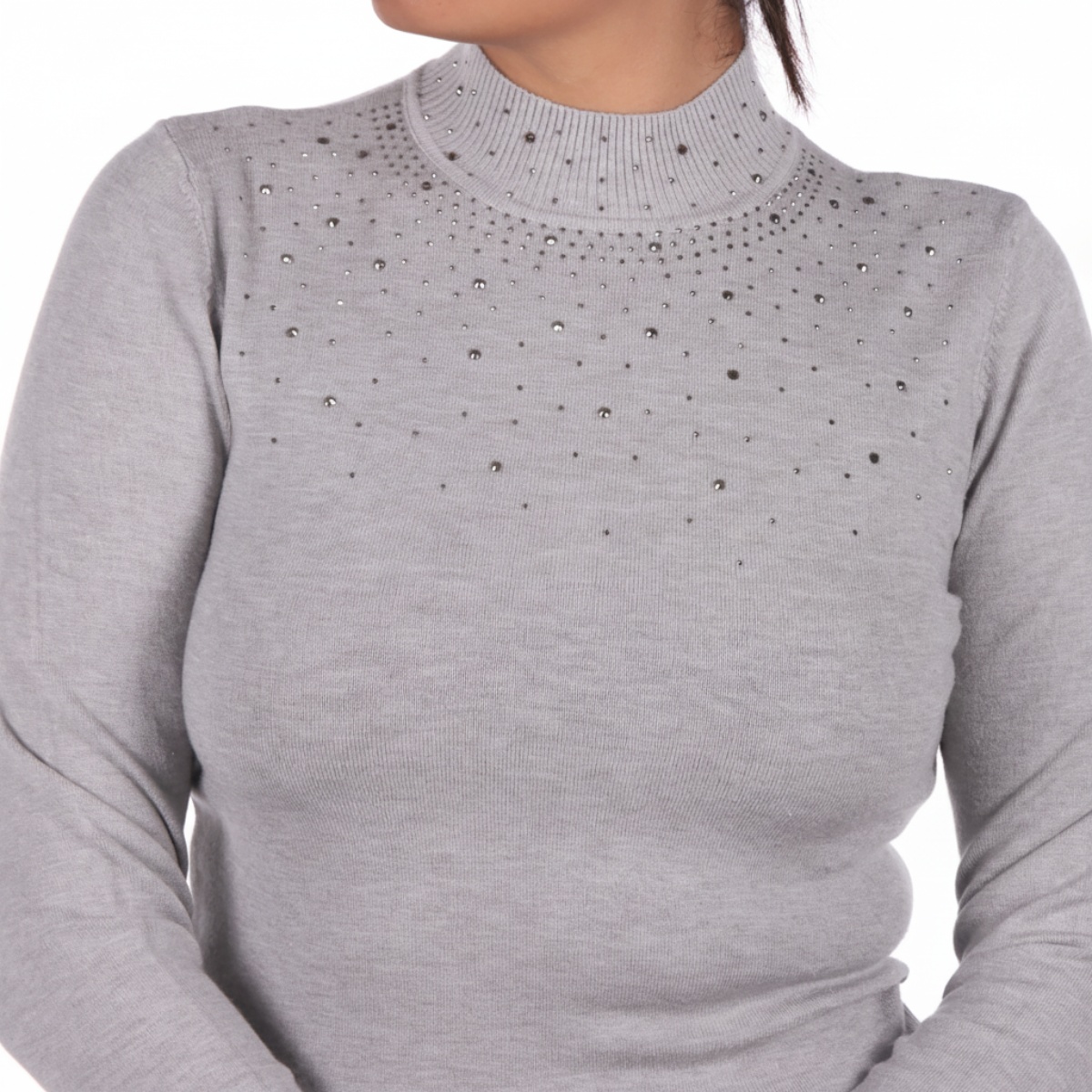 Su&eacute;ter Mujer Cuello Alto Gris con Pedrer&iacute;a Apostrophe image number null